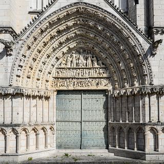 Bild "Poitiers_Kathedrale_Portal_02.jpg"