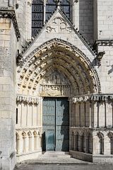 Bild "Poitiers_Kathedrale_Portal_links_01.jpg"
