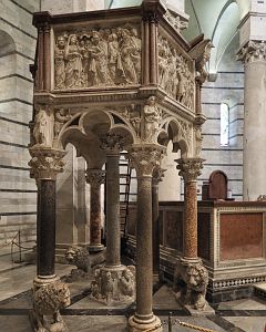 Bild "Pisa_Baptisterium_innen_01.jpg"